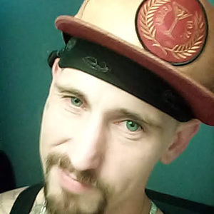 Meet your Posher, Dustin